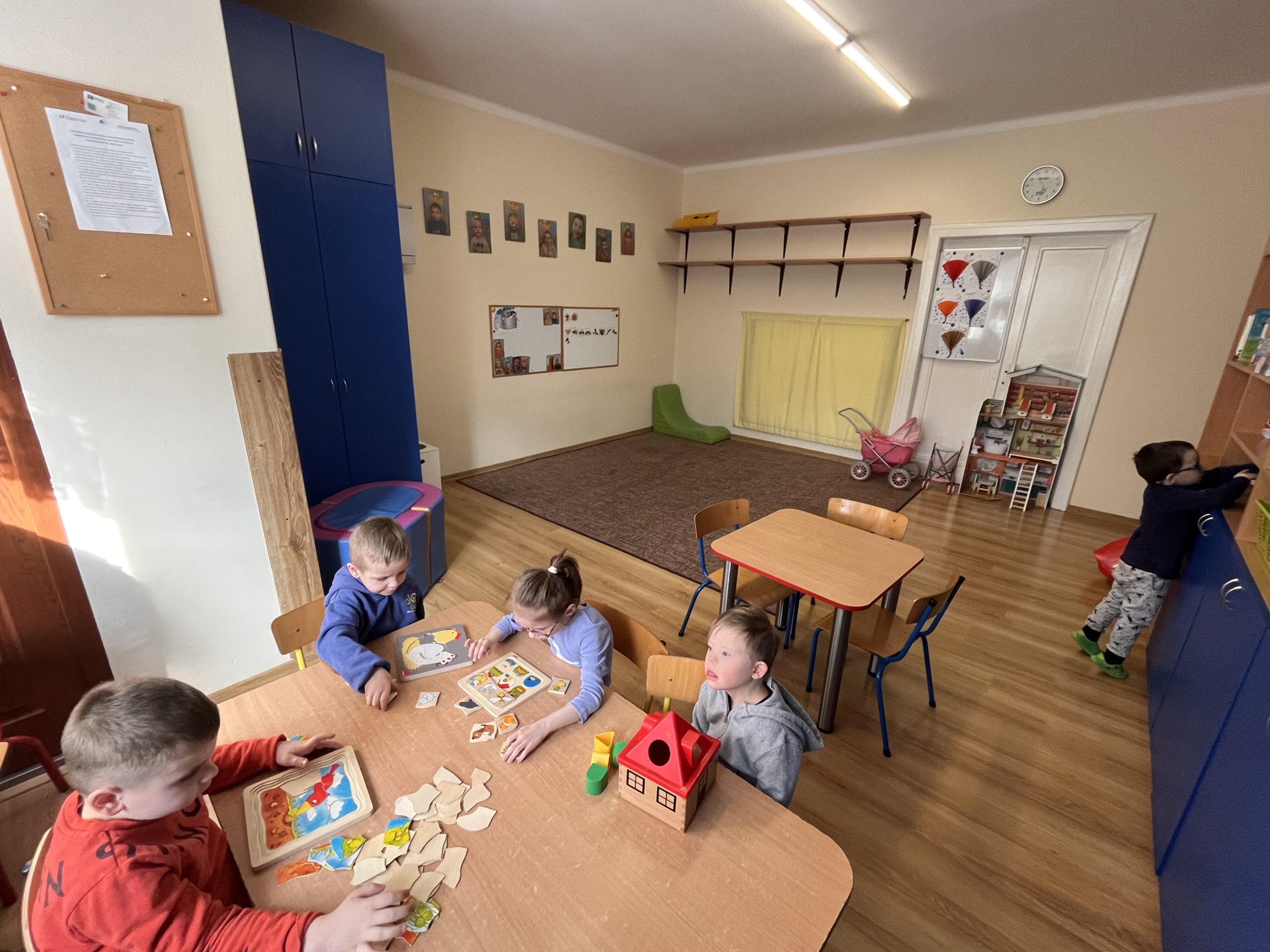 Jak wygląda dzień w przedszkolu terapeutycznym? Adaptacja dziecka krok po kroku